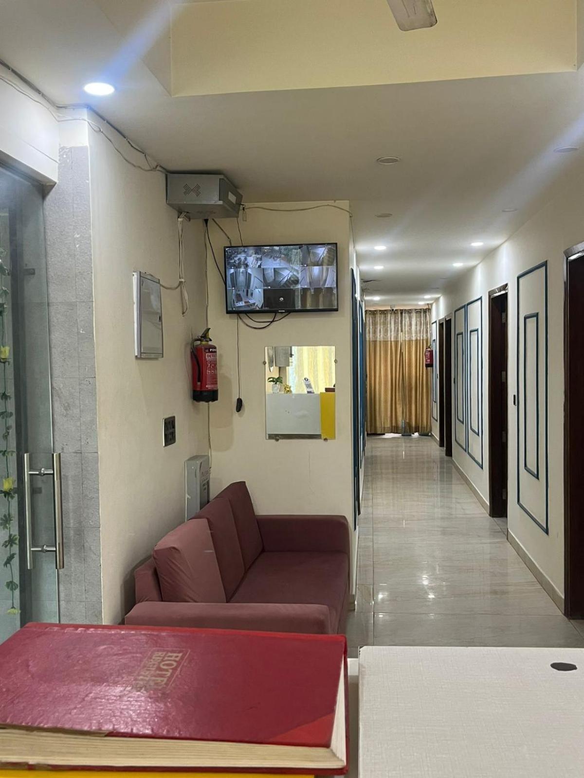Hotel Neon Tower Νέο Δελχί Εξωτερικό φωτογραφία
